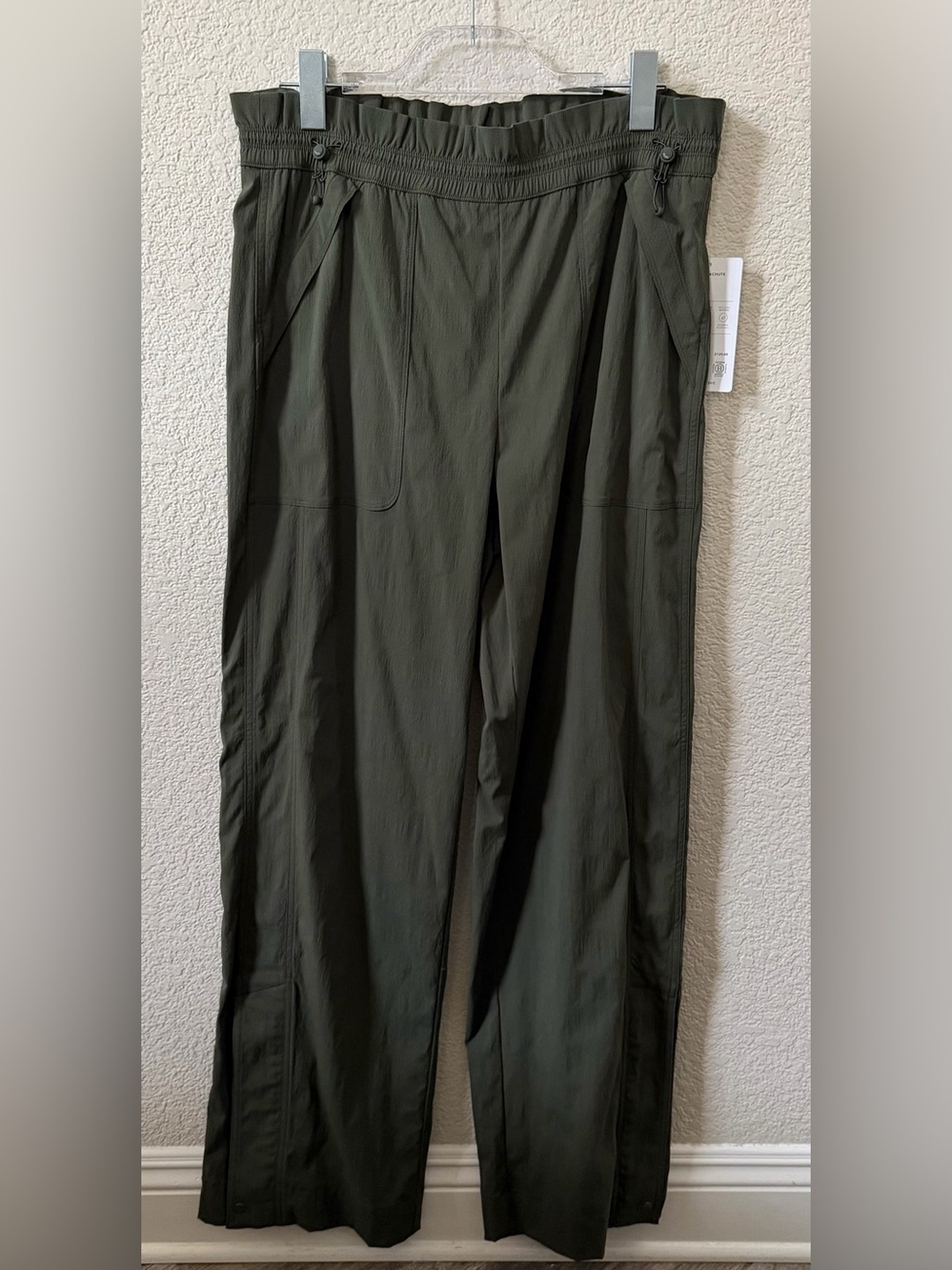 Athleta Size 12 TALL Green High Rise Trekkie Parachute Ripstop Pant MSRP $129